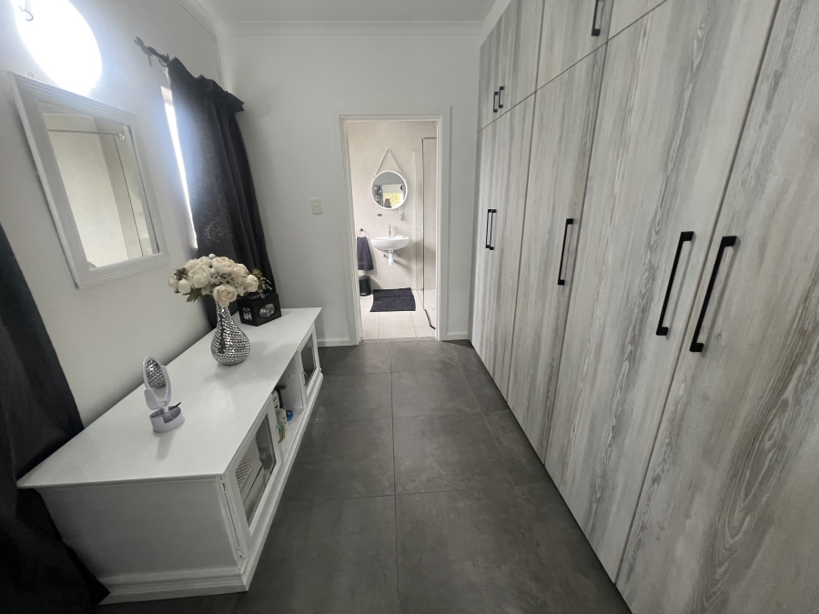 4 Bedroom Property for Sale in Vincent Eastern Cape